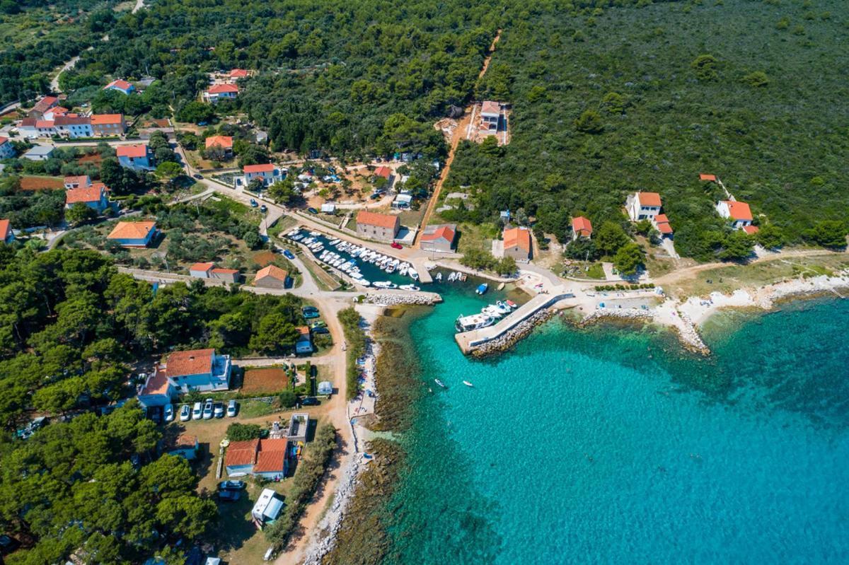 Caravan Near The Sea 2 Ugljan Exterior foto