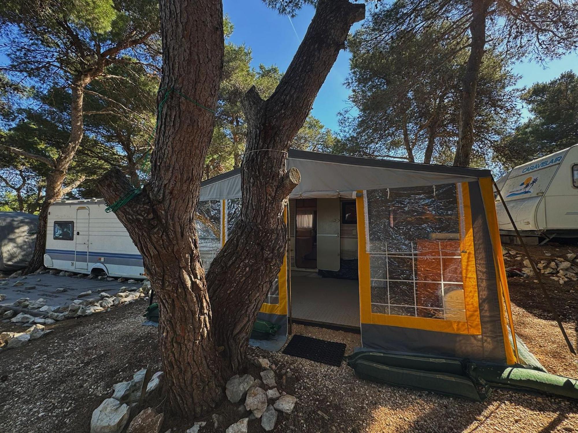 Caravan Near The Sea 2 Ugljan Exterior foto